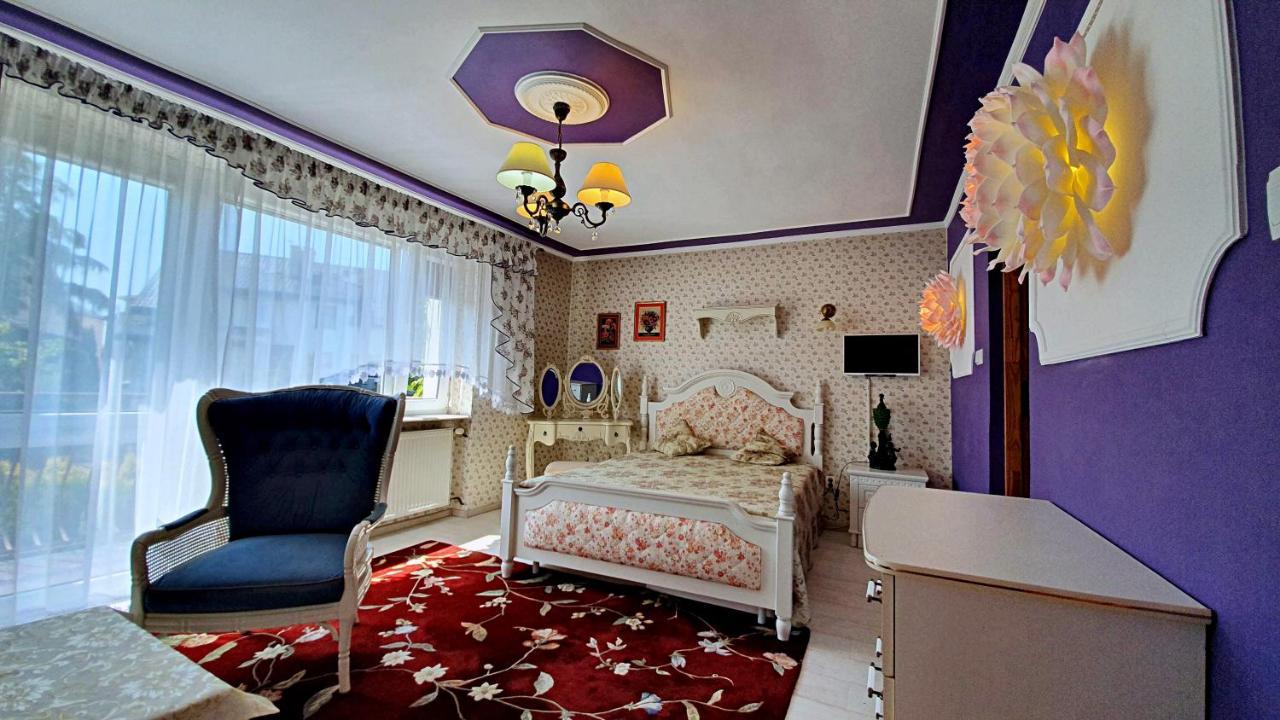 Pensjonat Nostalgia Kolobrzeg Ngoại thất bức ảnh