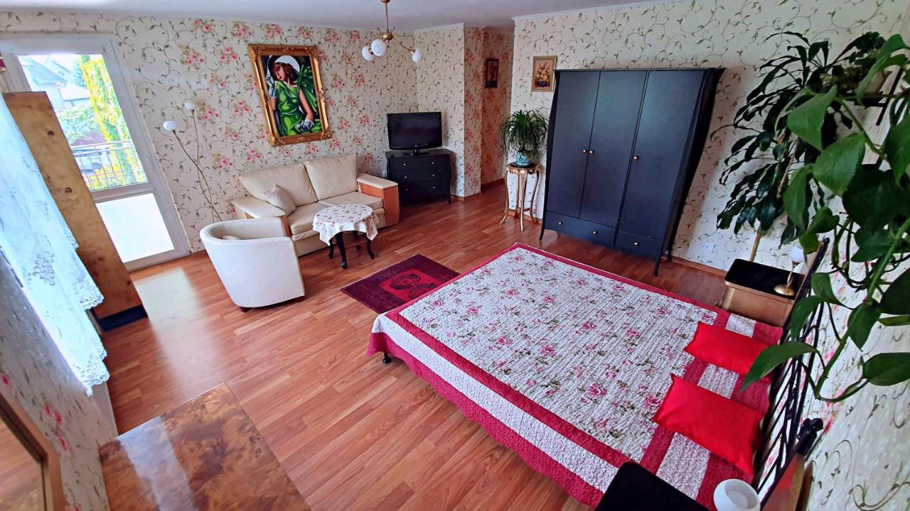 Pensjonat Nostalgia Kolobrzeg Ngoại thất bức ảnh